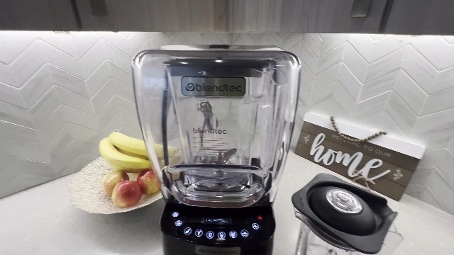 Watch Honest Review of Blendtec Professional 800 Blender WildSide